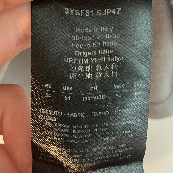 Giorgi Armani Italian-made relaxed-fit buttonless collared shirt - Picture 3 of 10